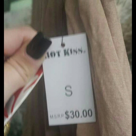 Cold shoulder dress - Picture 3 of 4